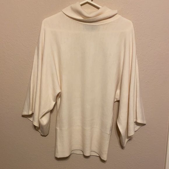 ❤️2 for $10 White Oversized Sleeve Top - Picture 4 of 9